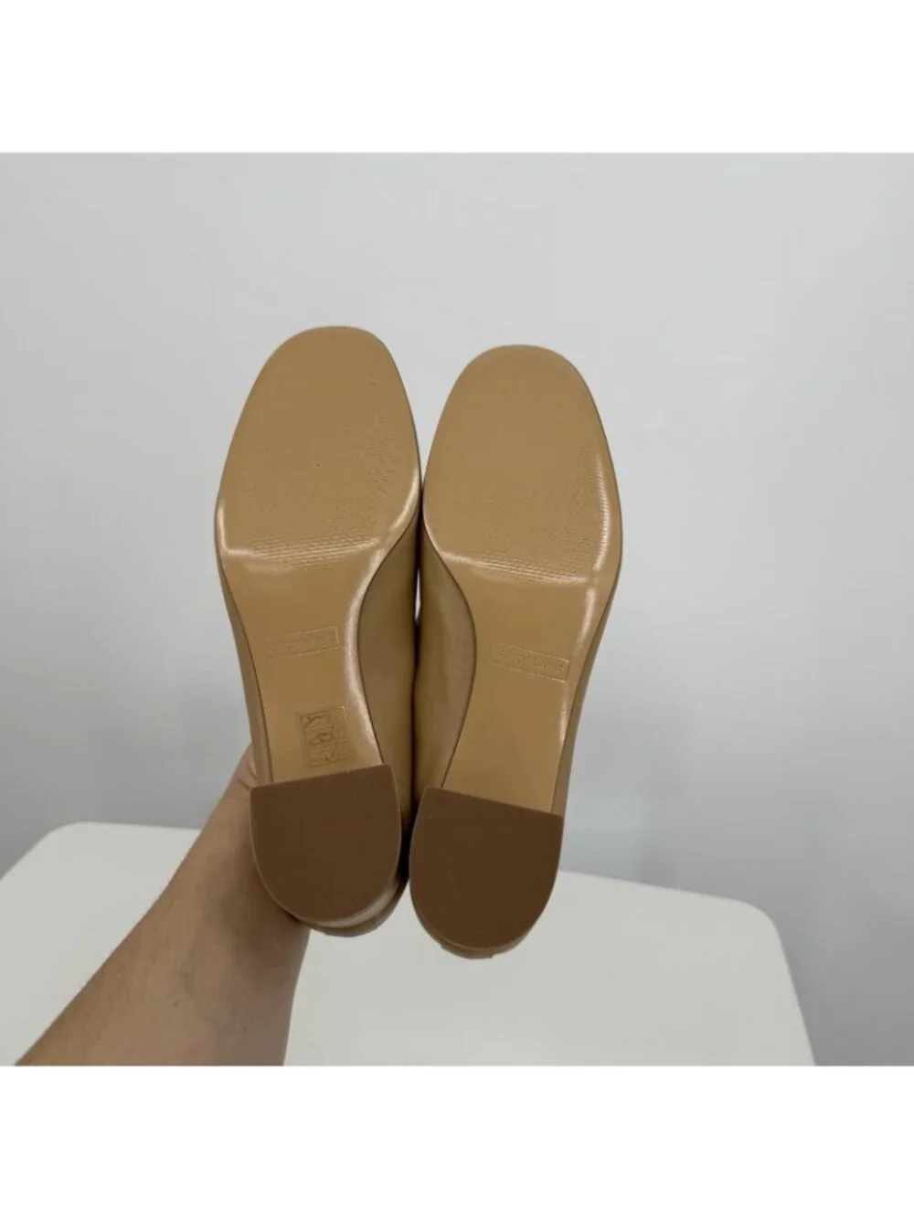 Everlane Italian Leather Day Heel Light Taupe 8 Women's Elastic Back Comfort